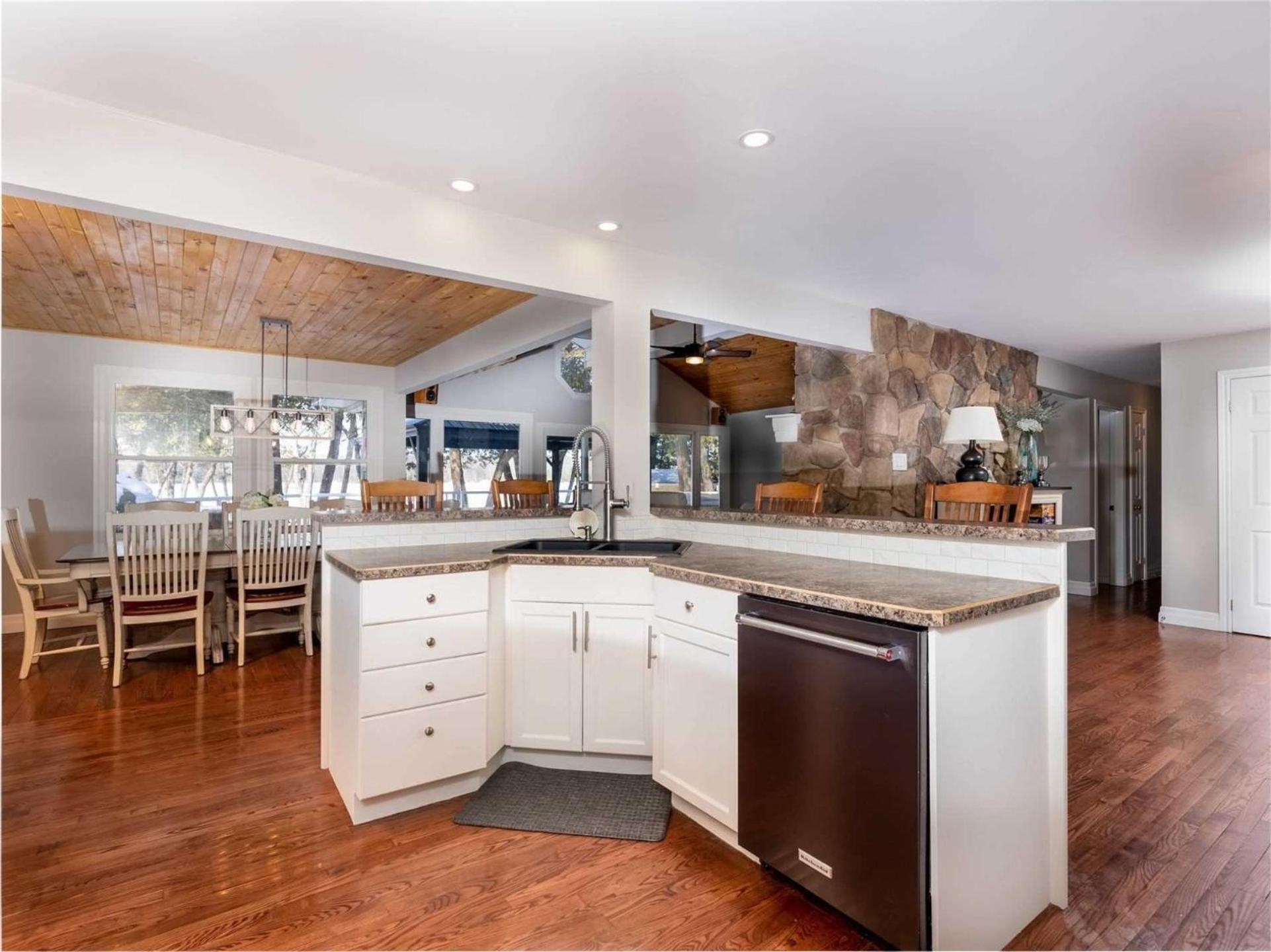 Cozy Escape, Kawarthas Cottage With Sauna