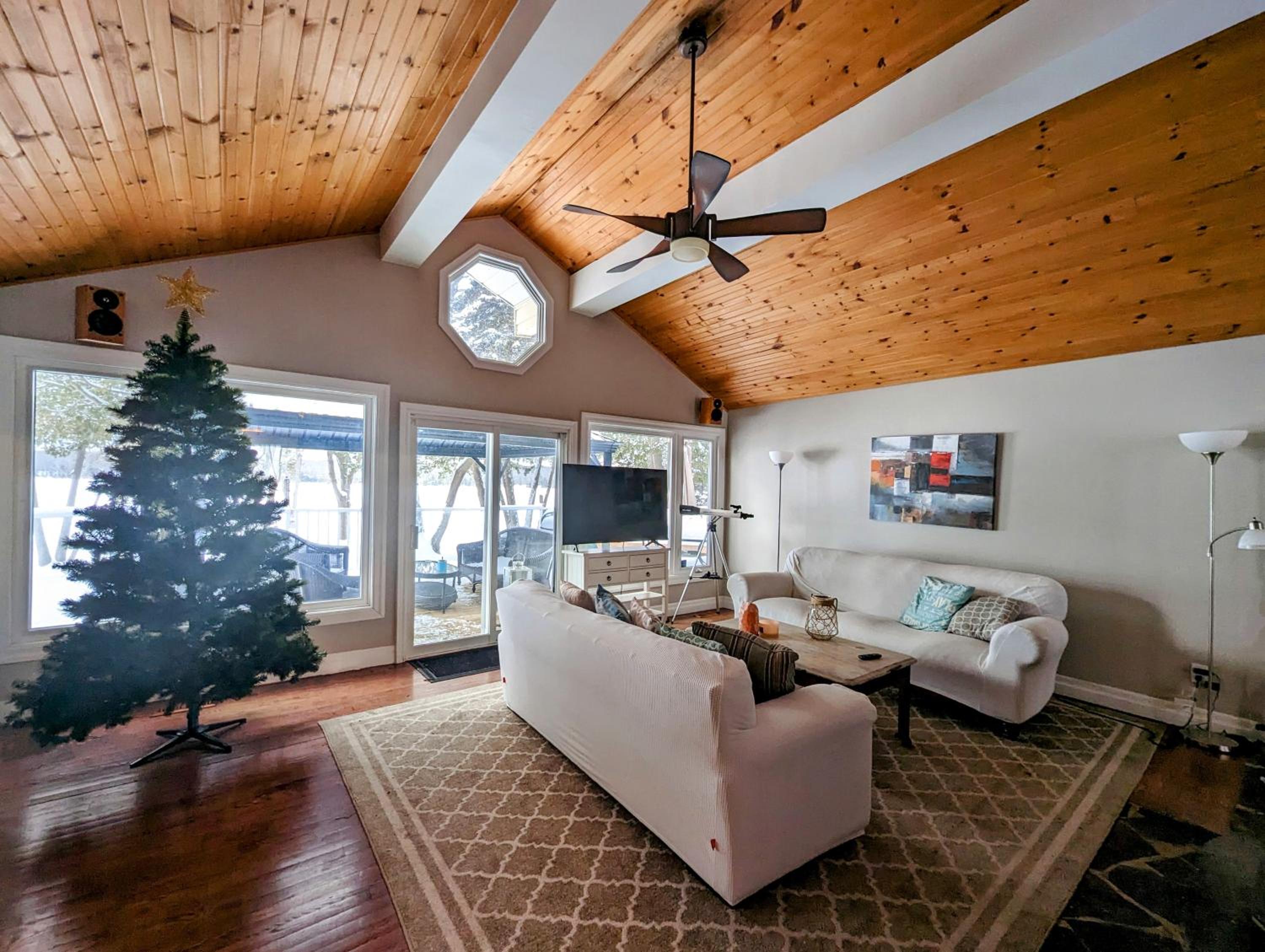Cozy Escape, Kawarthas Cottage With Sauna
