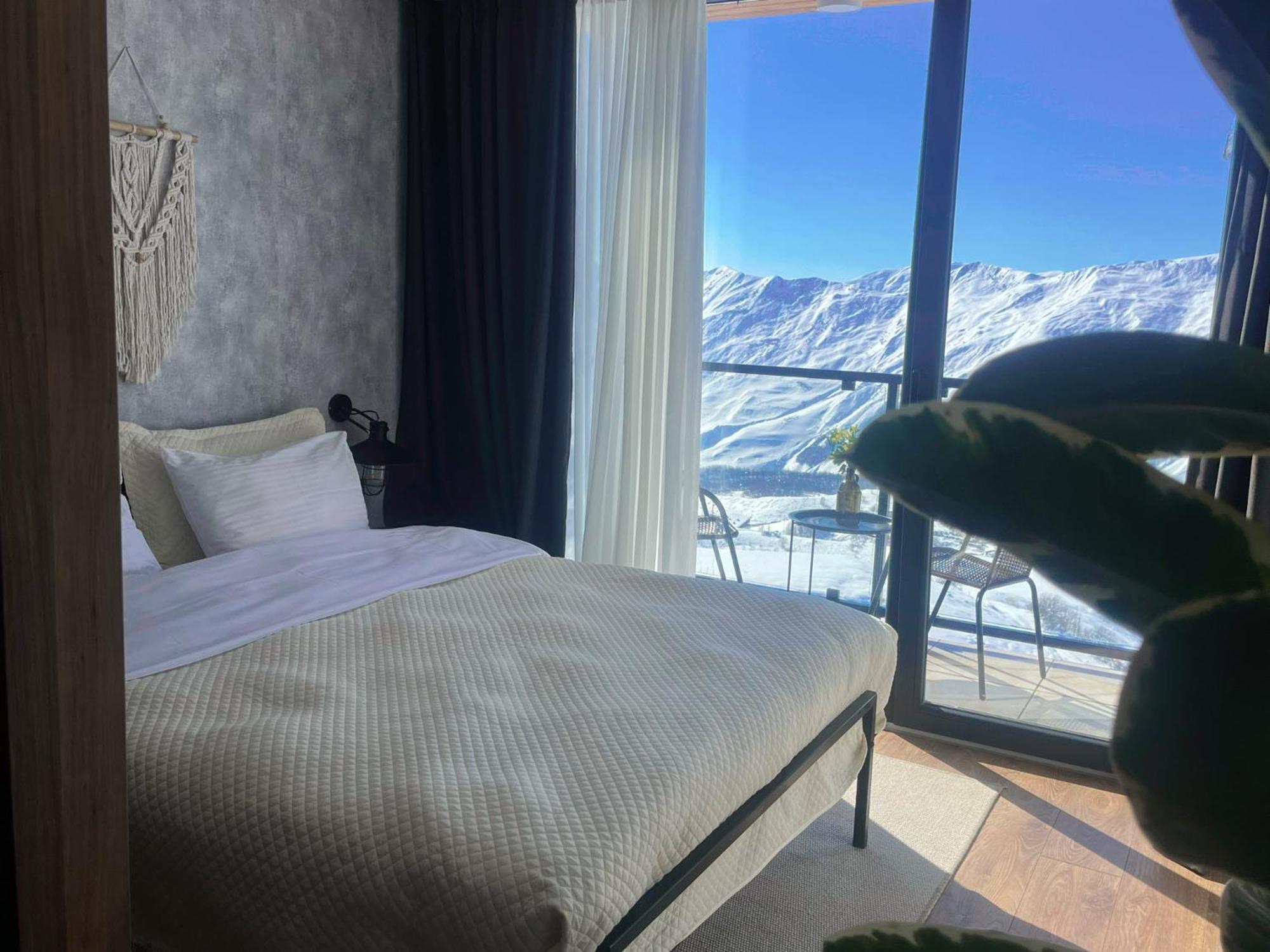 Hotel Stuning views on mountains, gudauri - Image 1