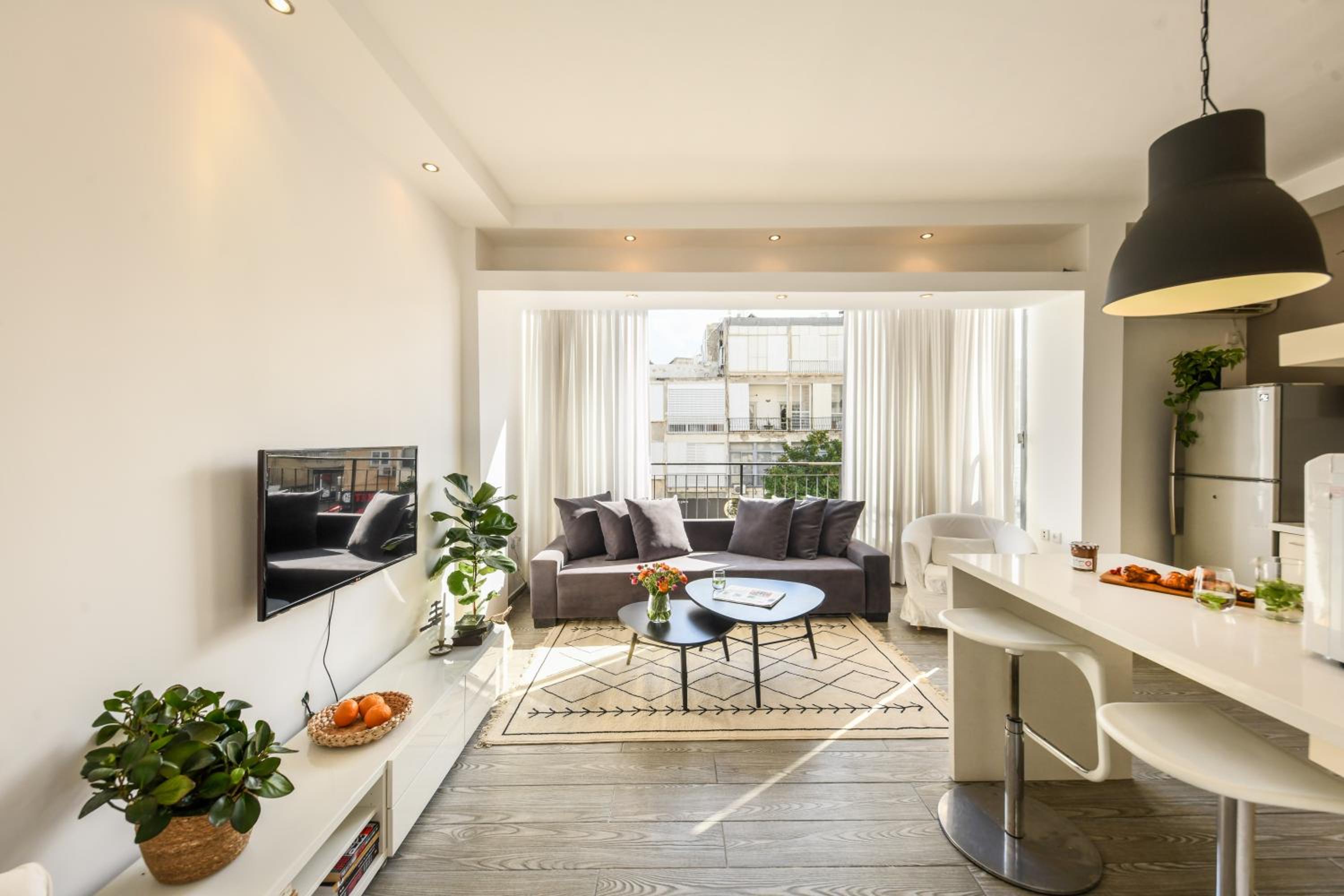 Charming 1 BR Apt w Sliding Window in Tel Aviv and Shelter by Sea N' Rent view 3