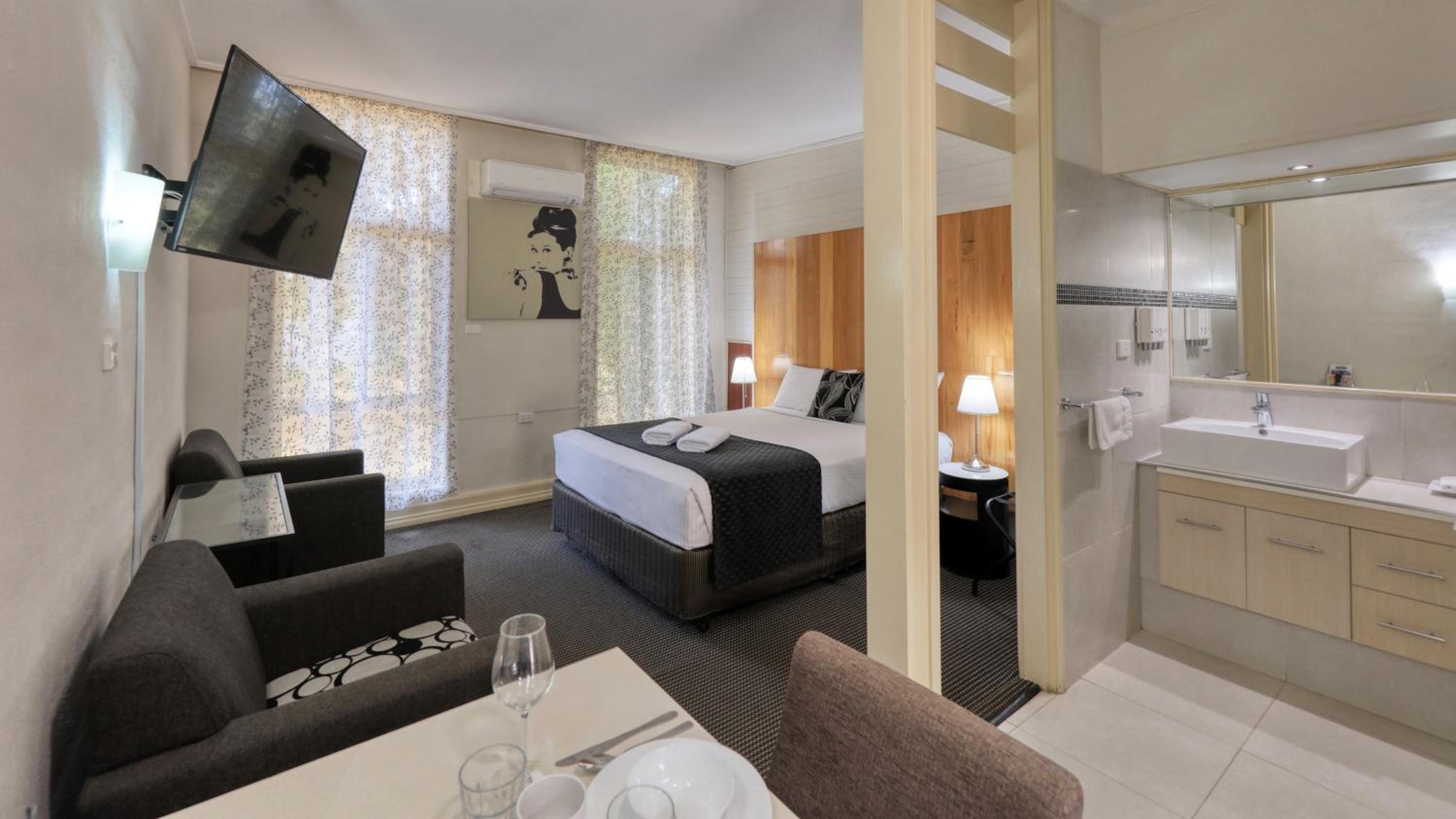 Rose City Motor Inn
