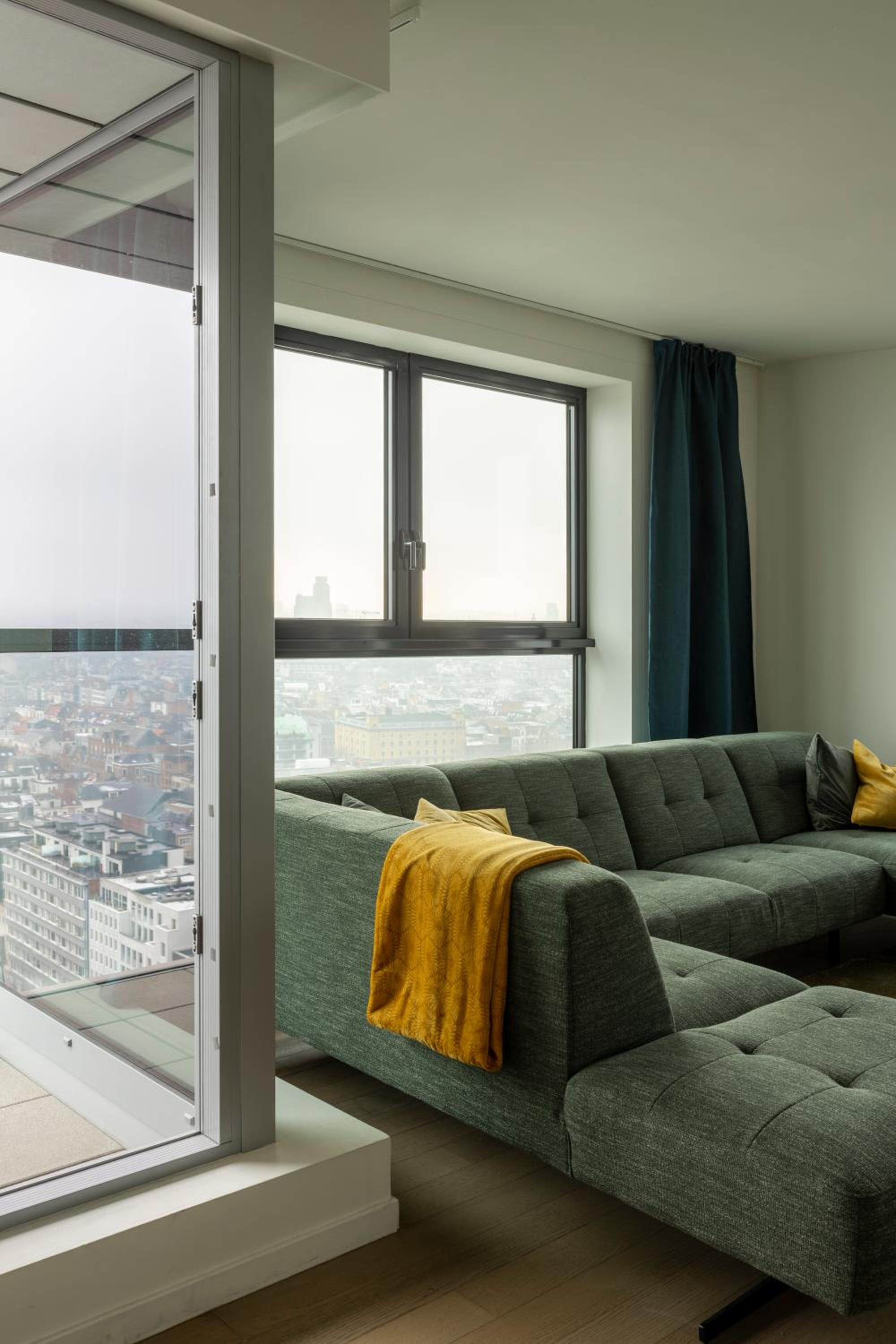 UNIEK appartement - mooiste en hoogste uitzicht op Antwerpen! - incl gratis parking