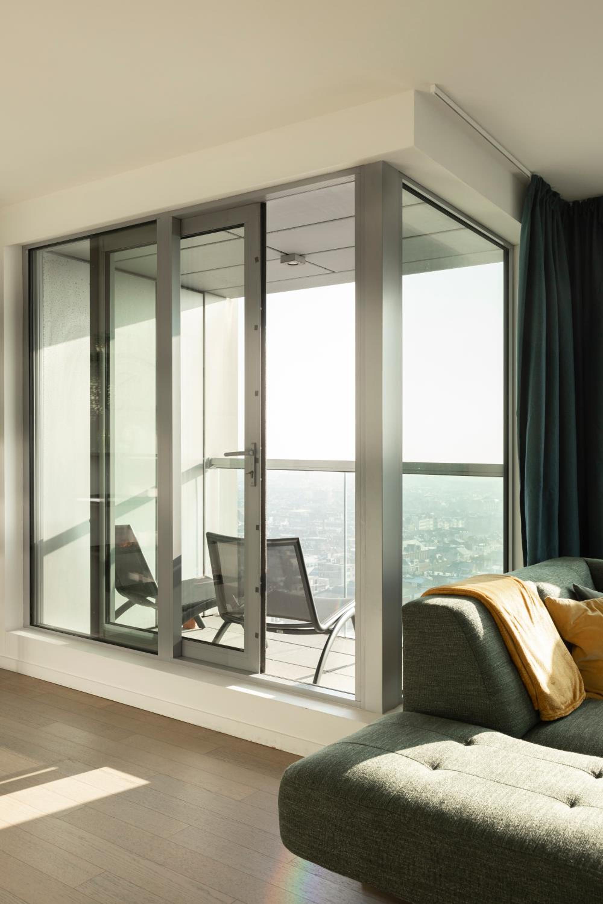 UNIEK appartement - mooiste en hoogste uitzicht op Antwerpen! - incl gratis parking
