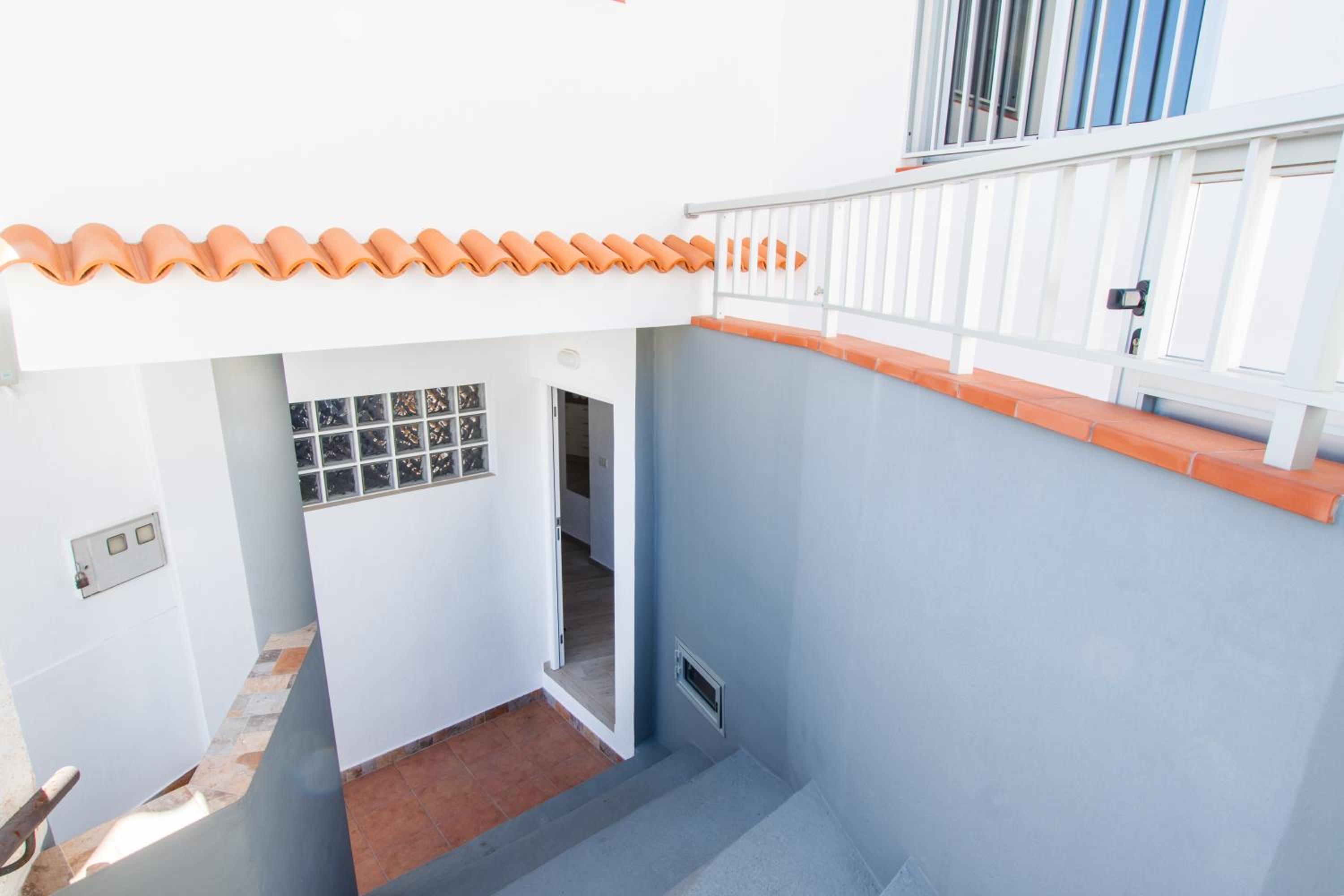 Spacious studio next to the sea with stunning views