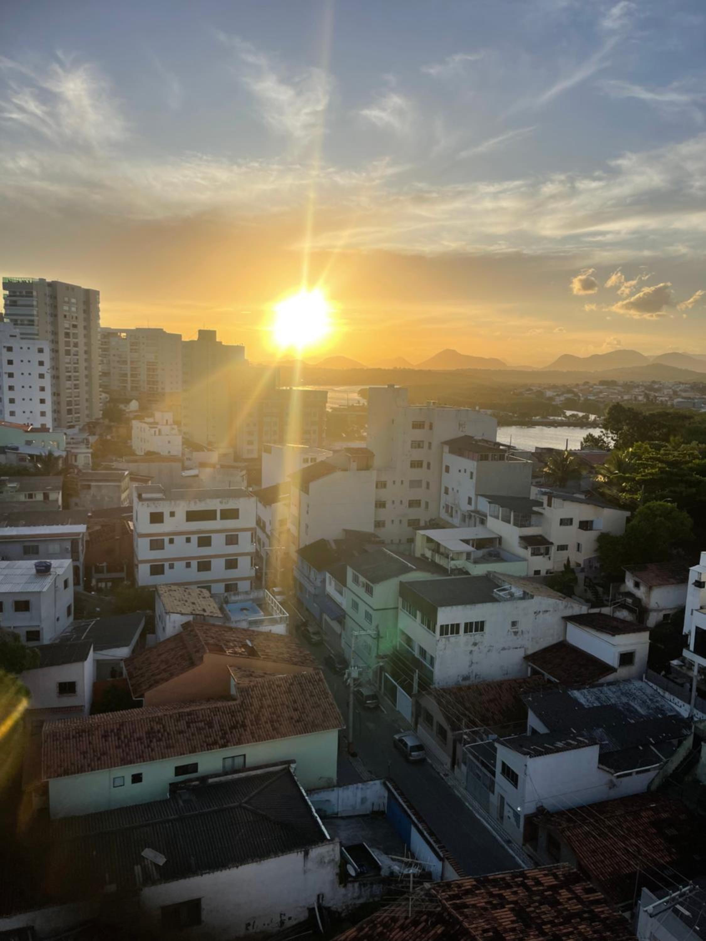 Apartamento Guarapari pé na areia com Wi-Fi e Garagem
