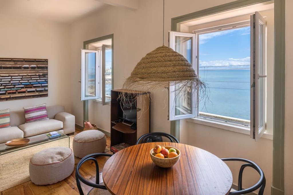 Monte Estoril Train Station - Seaside Apartment view 2
