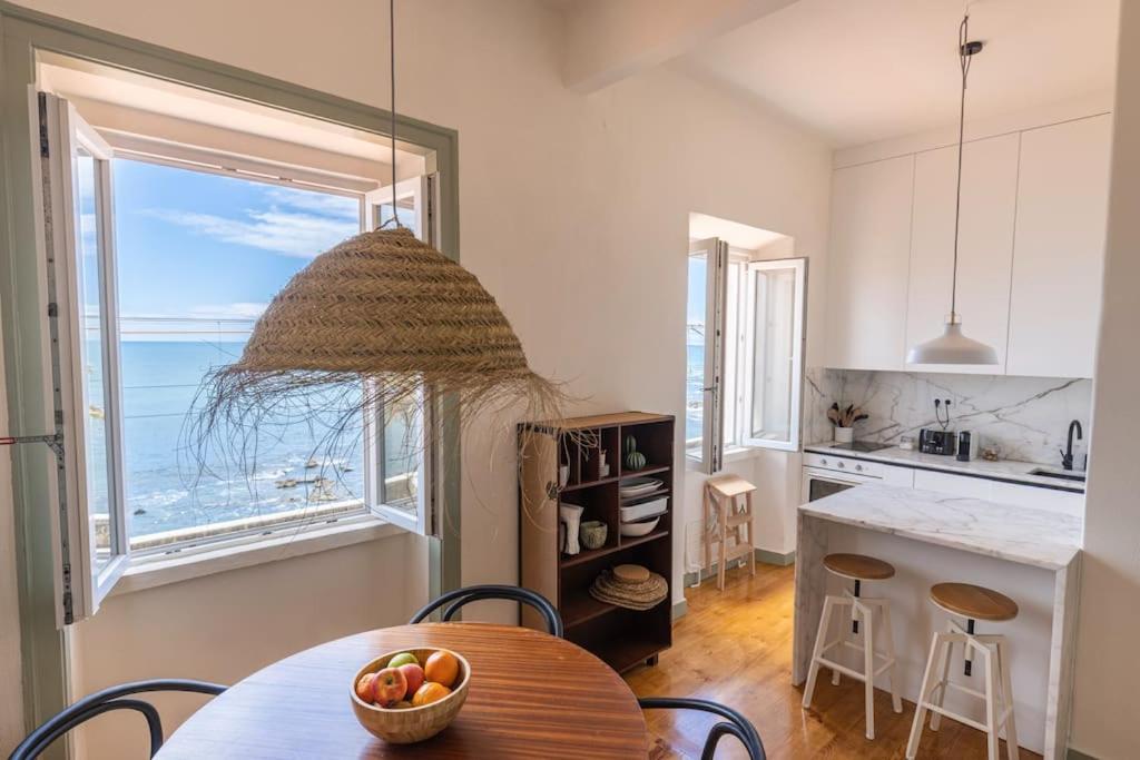 Monte Estoril Train Station - Seaside Apartment view 5