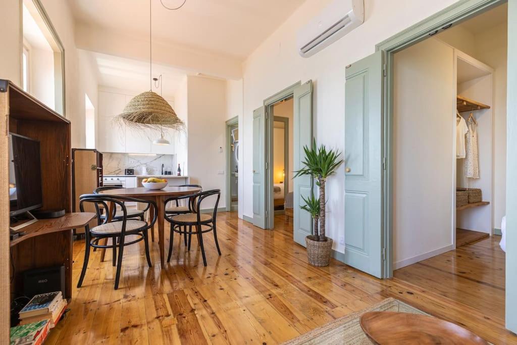 Monte Estoril Train Station - Seaside Apartment view 3