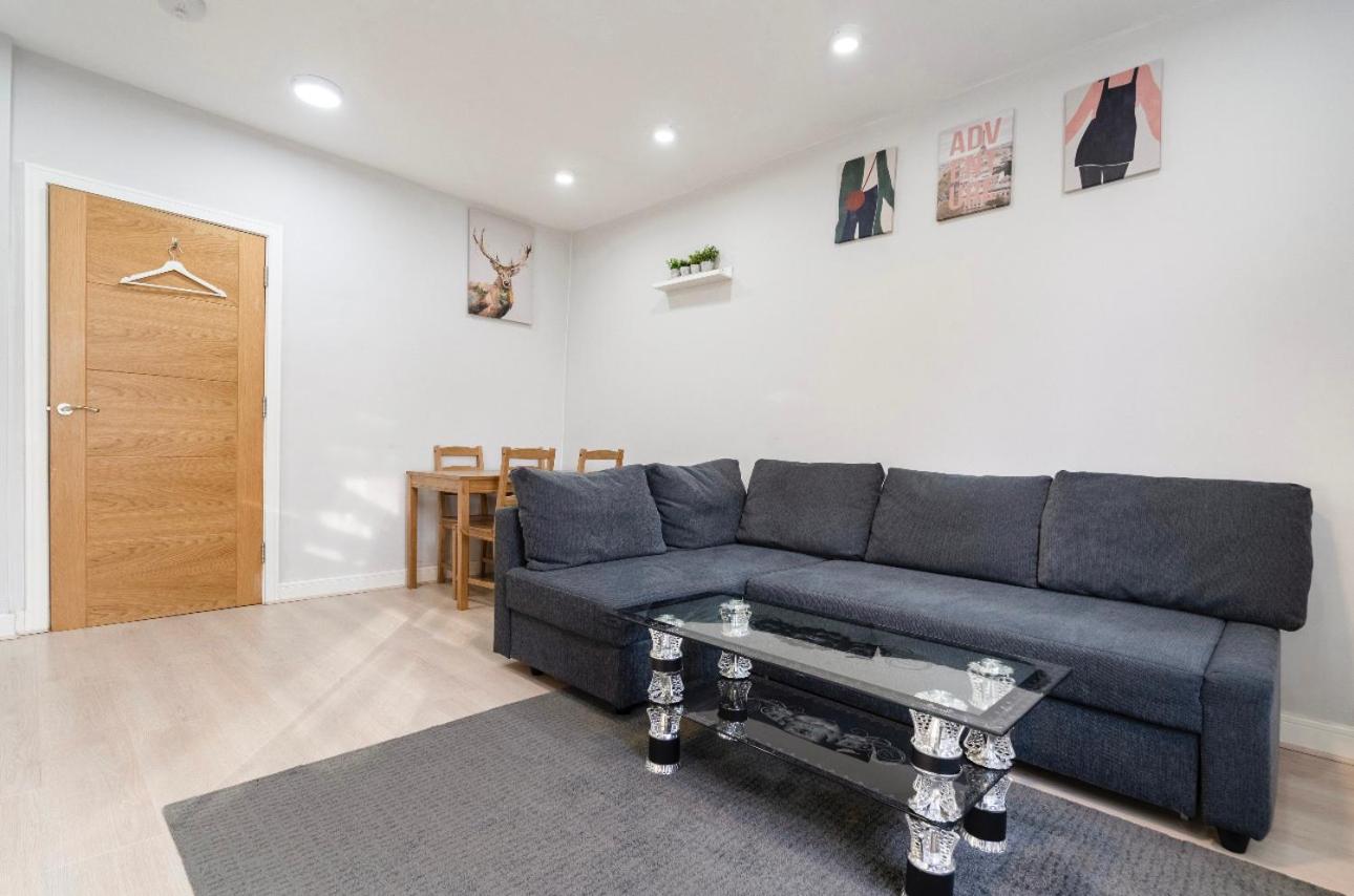 Luxury Flat in Moseley with Free Parking view 2
