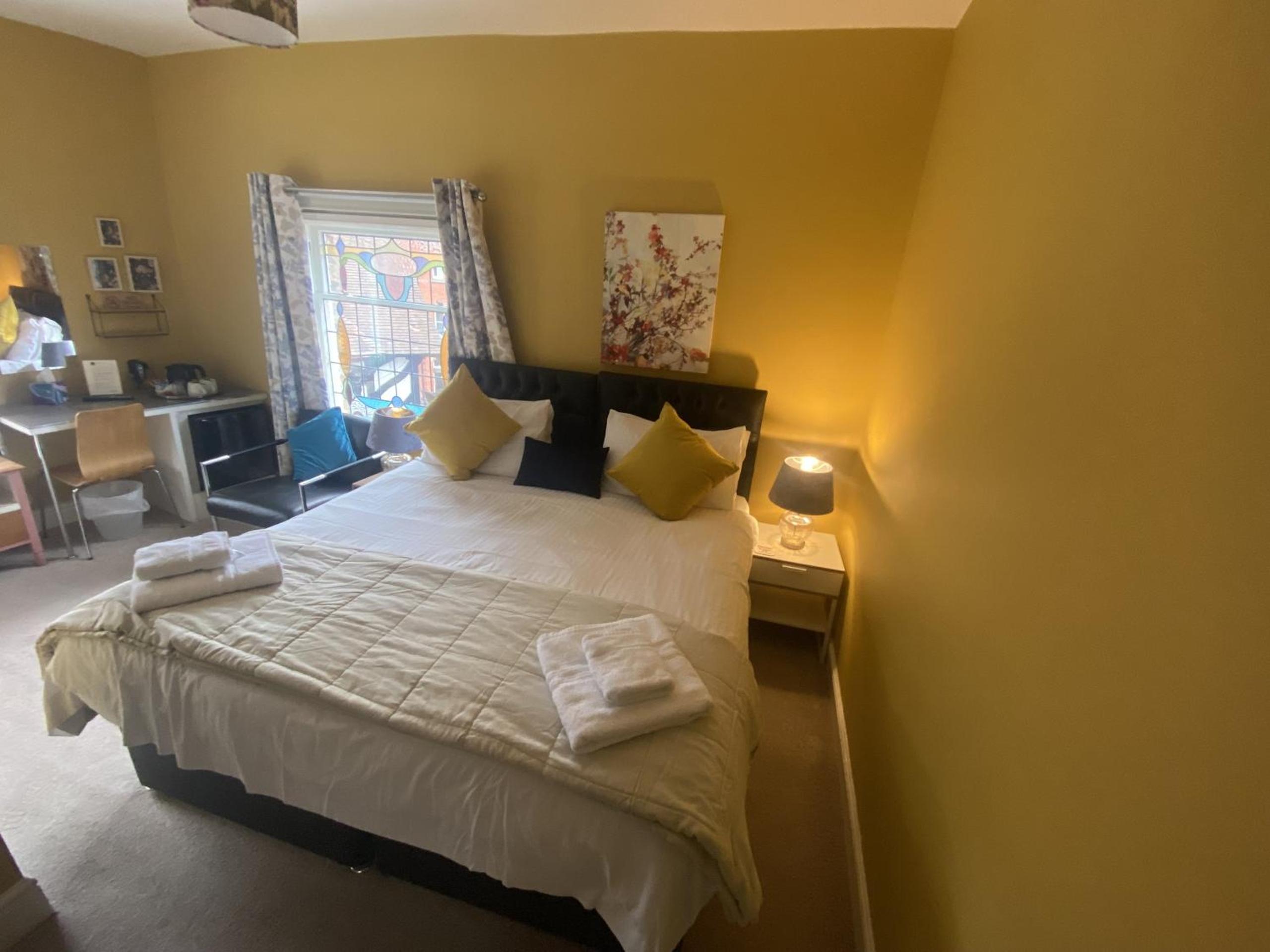 Grosvenor Place Guest House view 5