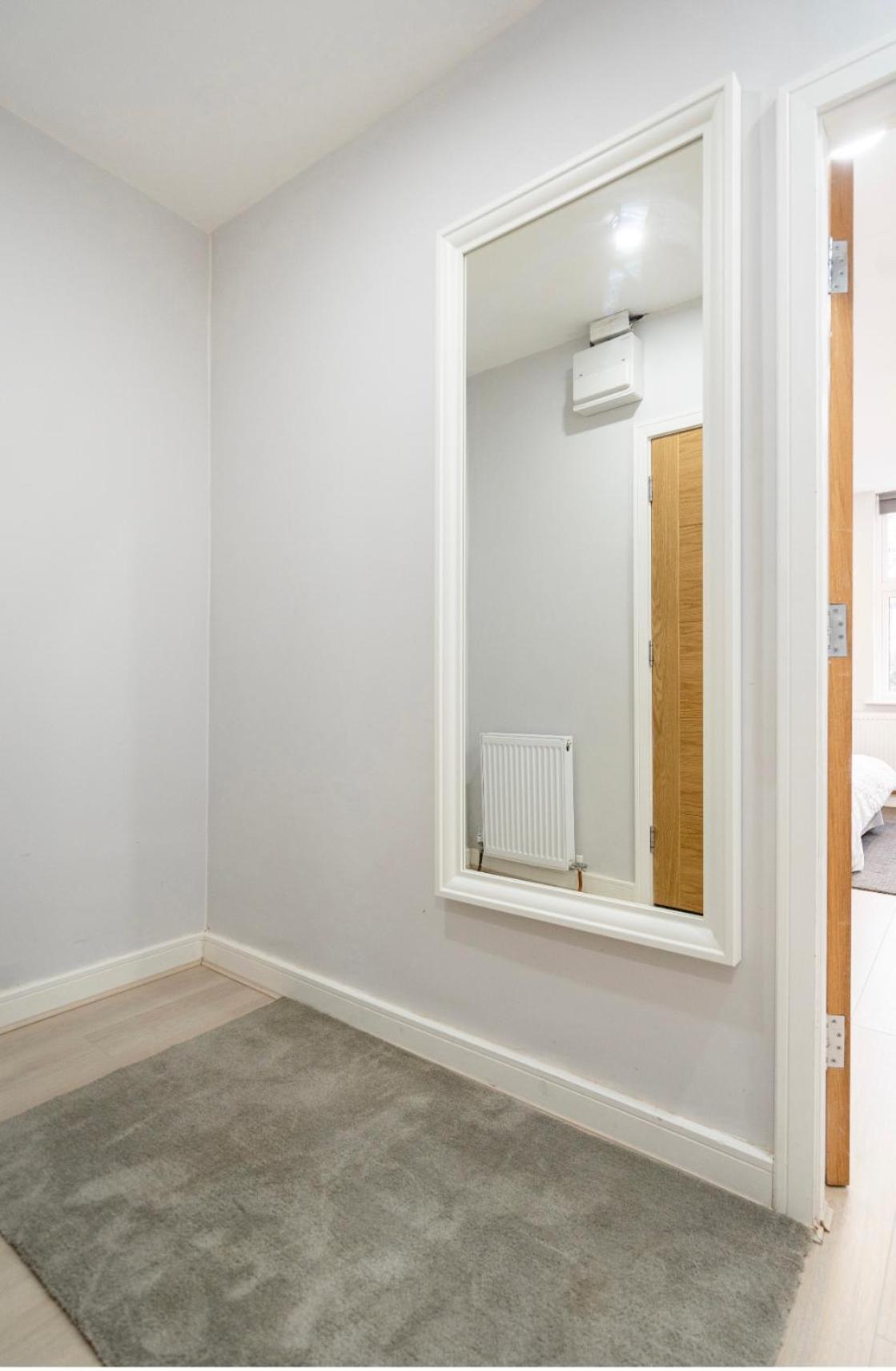 Luxury Flat in Moseley with Free Parking view 3