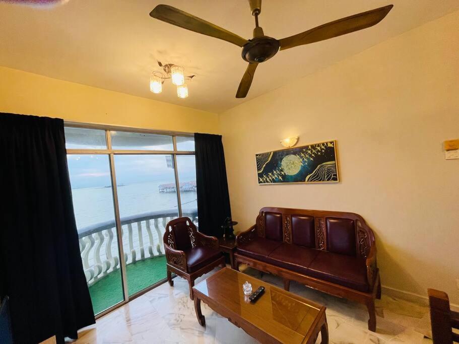 Beach Front 3BR at Glory Beach Resort photo 5