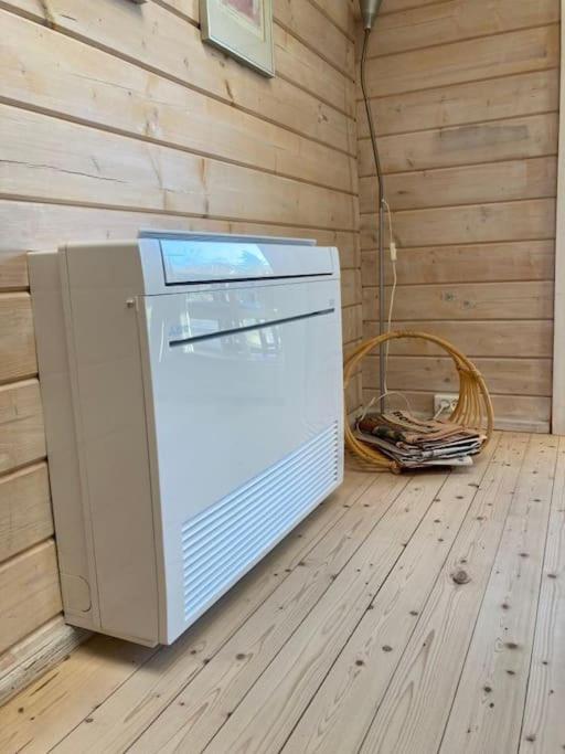 Hyggeligt og lyst feriehus nær stranden i Klint