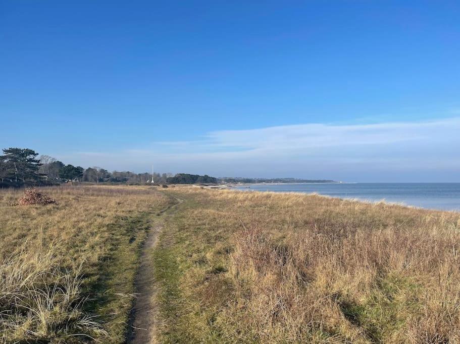 Hyggeligt og lyst feriehus nær stranden i Klint