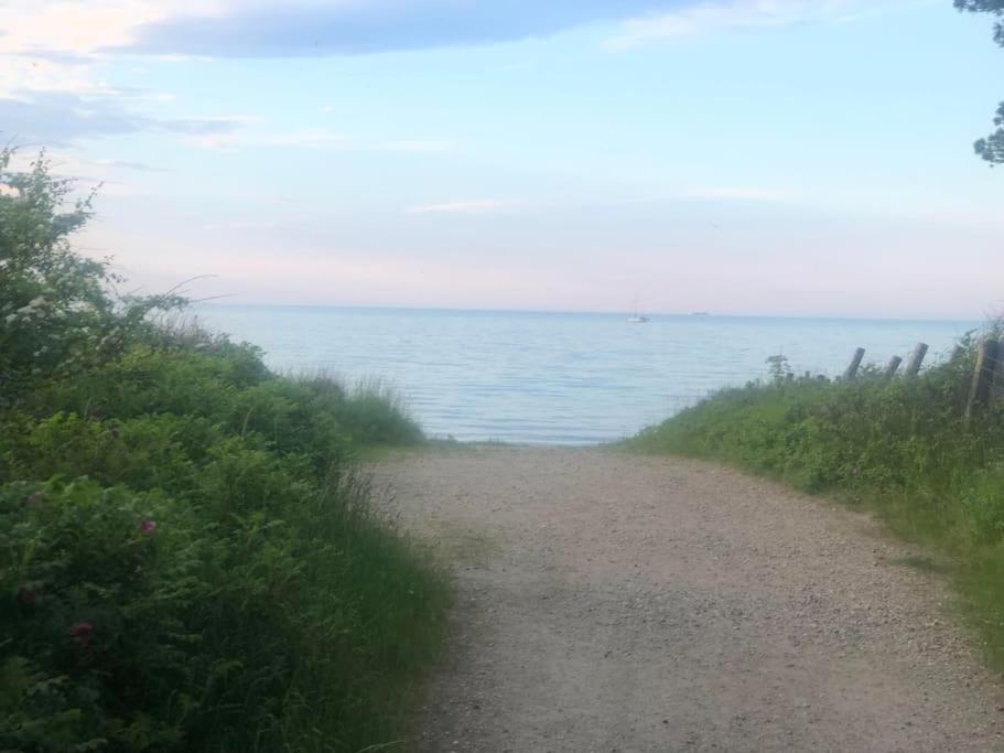 Hyggeligt og lyst feriehus nær stranden i Klint