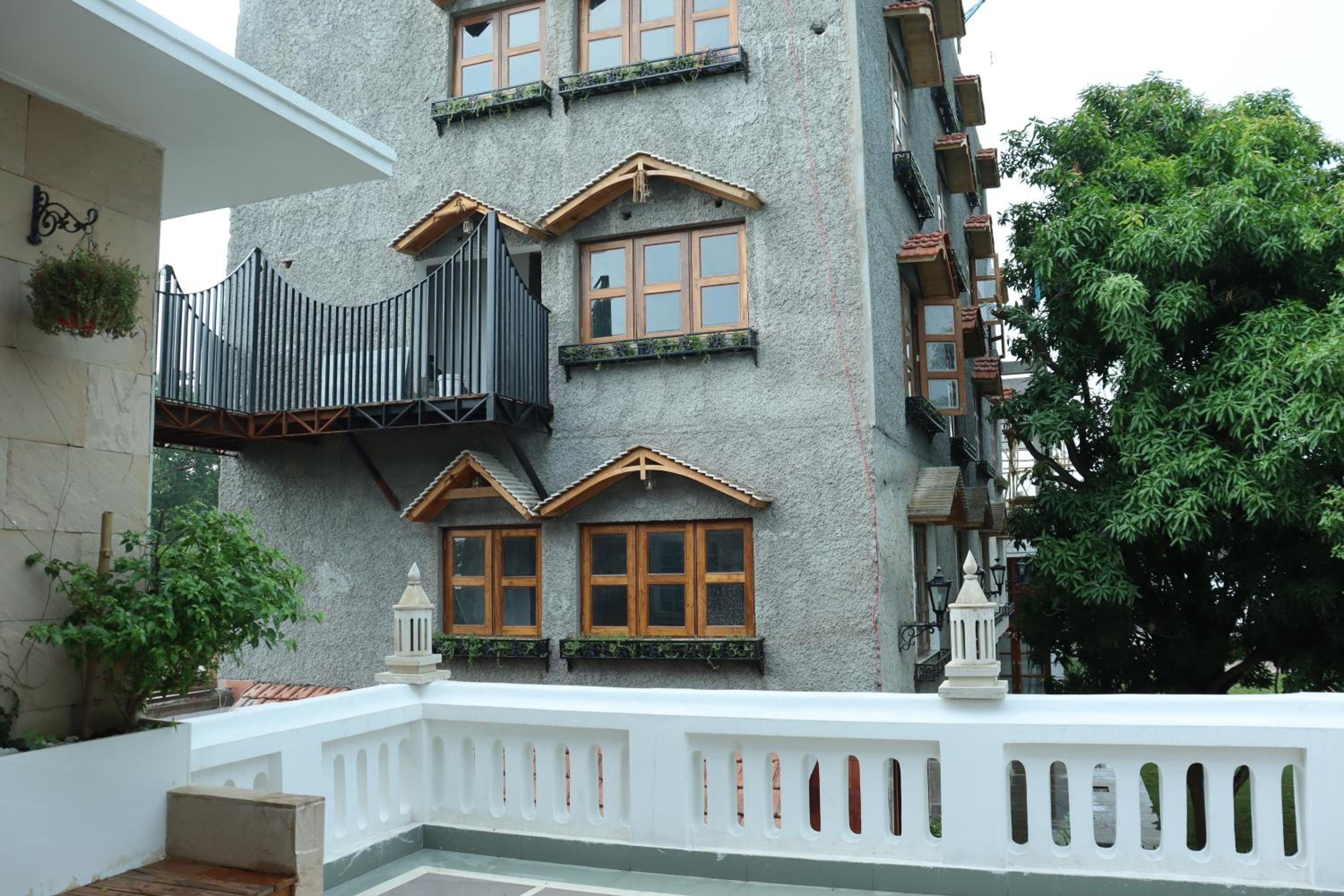 The Stoneberry Resort