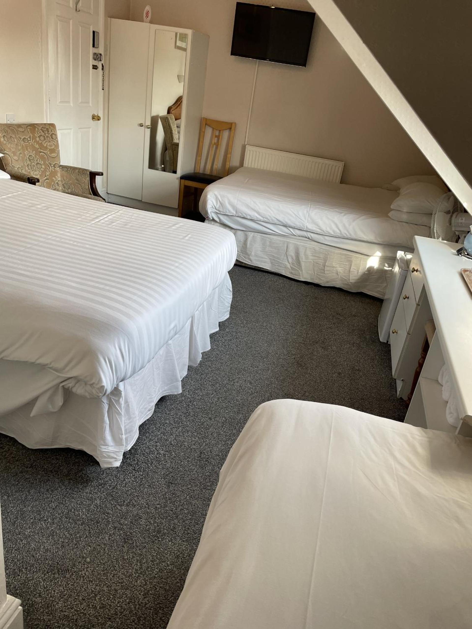 Diamonds Inn Ltd