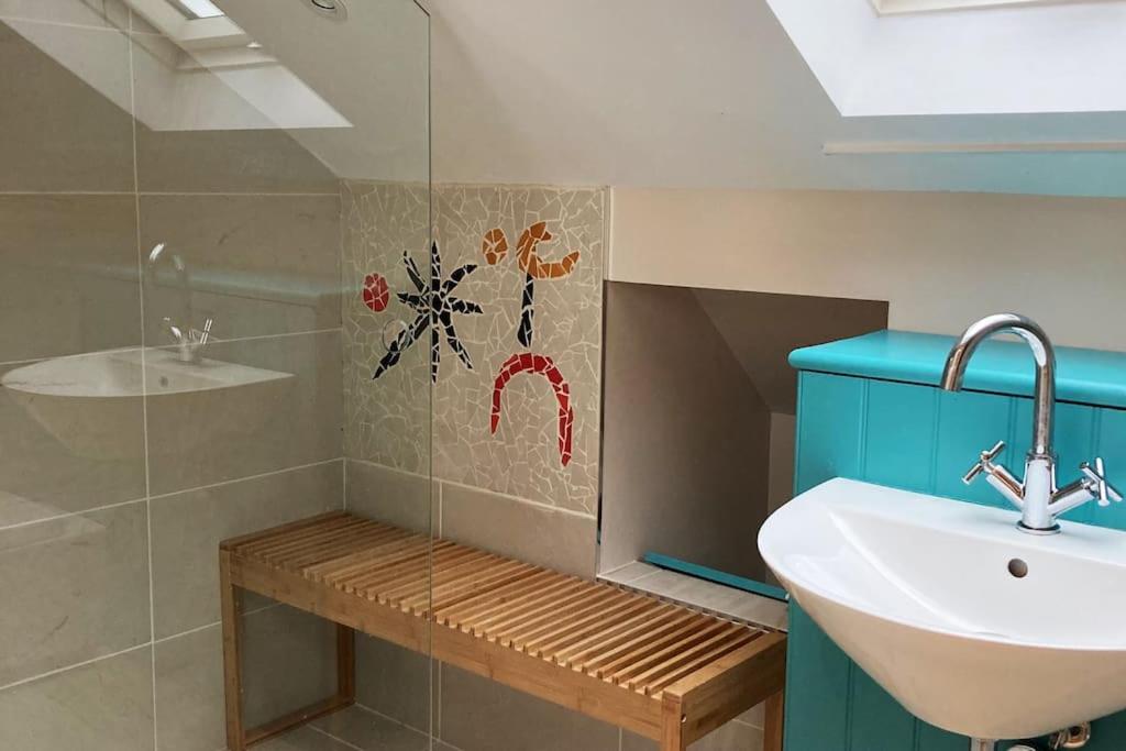 Charming 1 bed loft in 16C house in city centre view 5