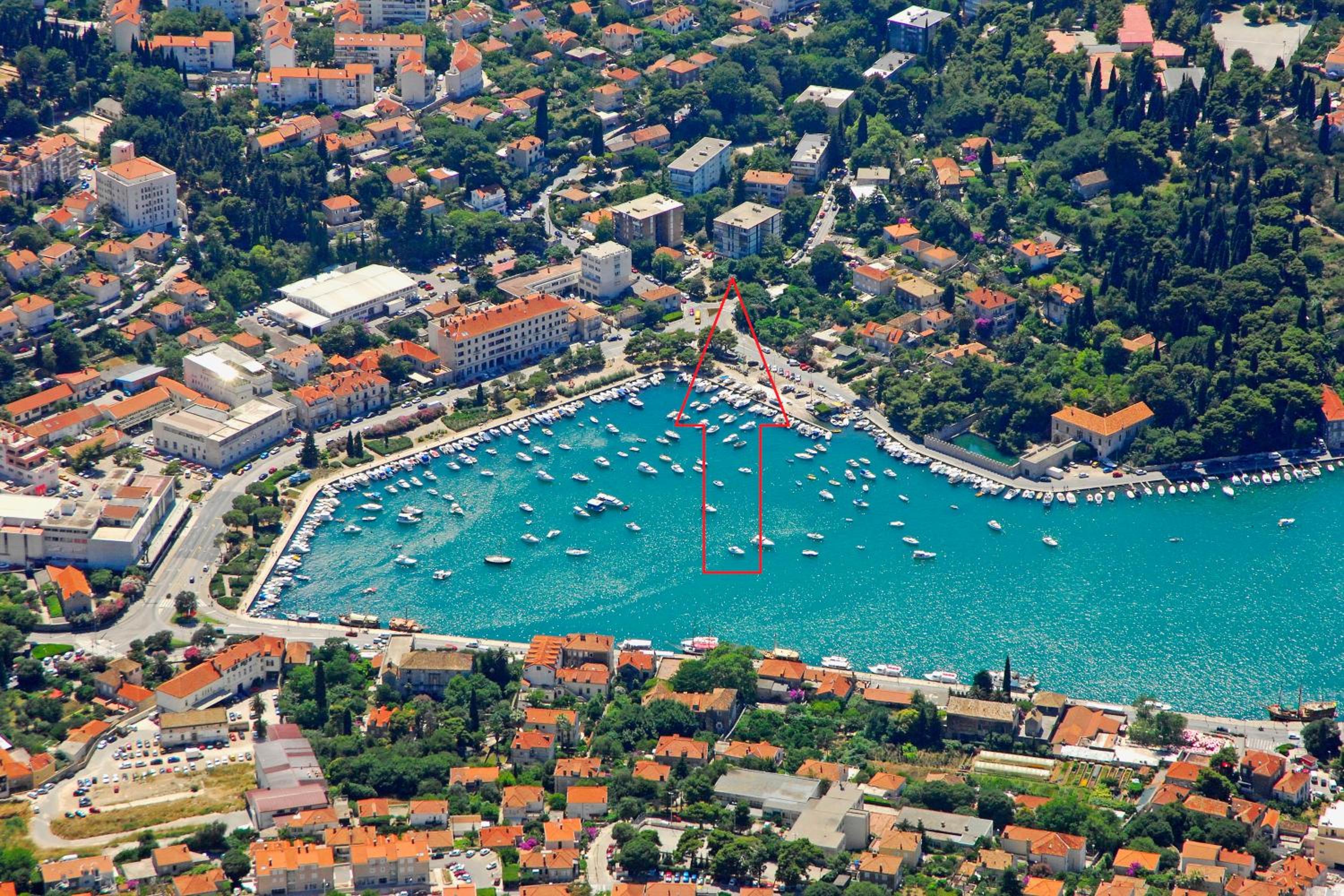 Batala1-City marina apartment with secured private parking