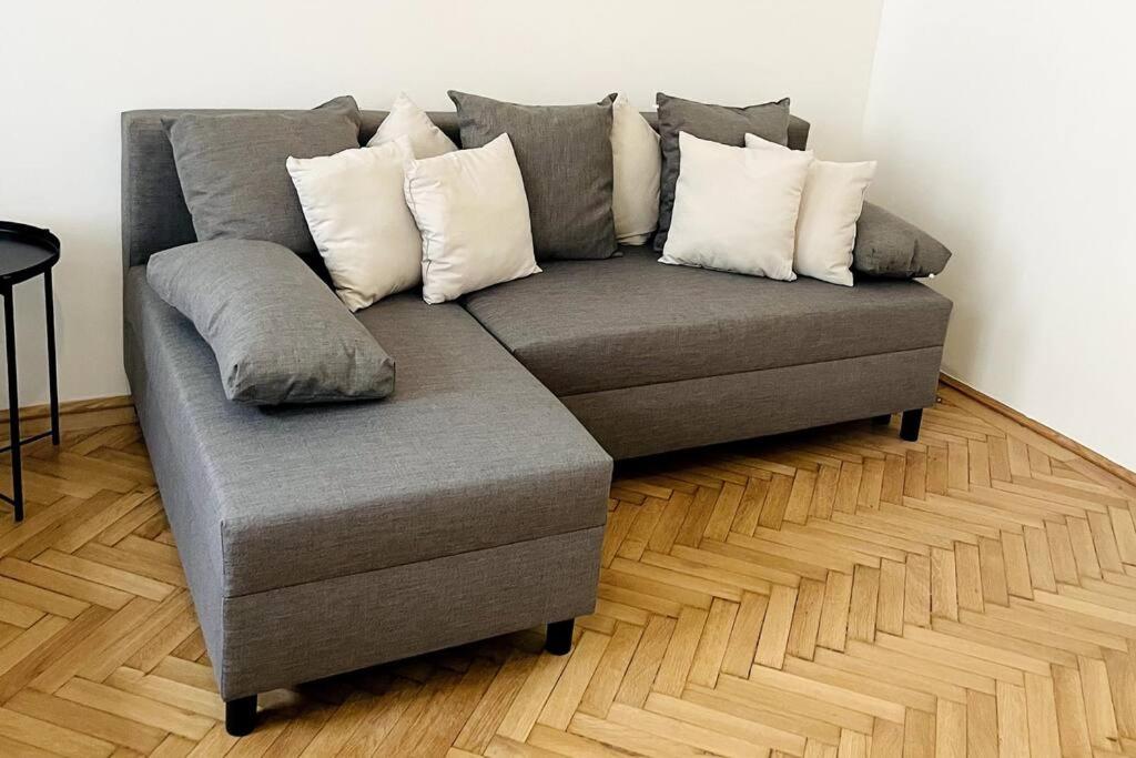 City-Center-Apartment Hip Area, Big & New