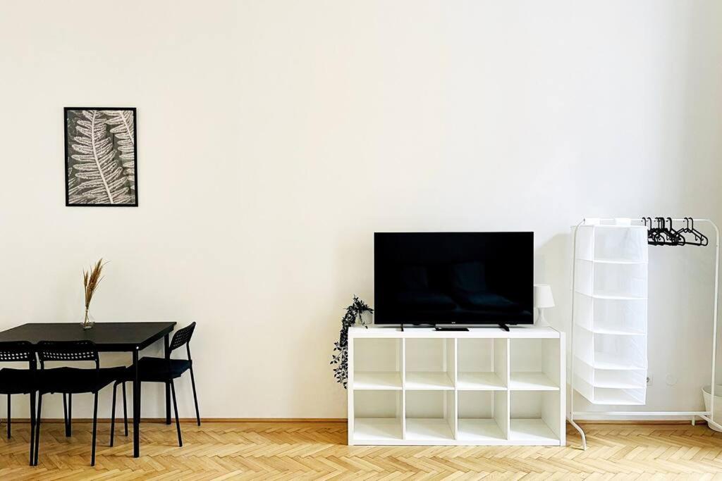 City-Center-Apartment Hip Area, Big & New