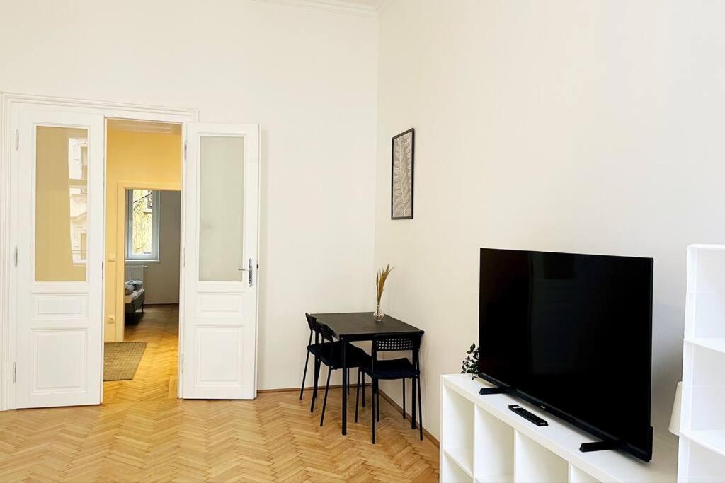 City-Center-Apartment Hip Area, Big & New