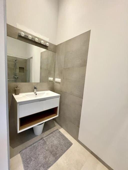 City-Center-Apartment Hip Area, Big & New