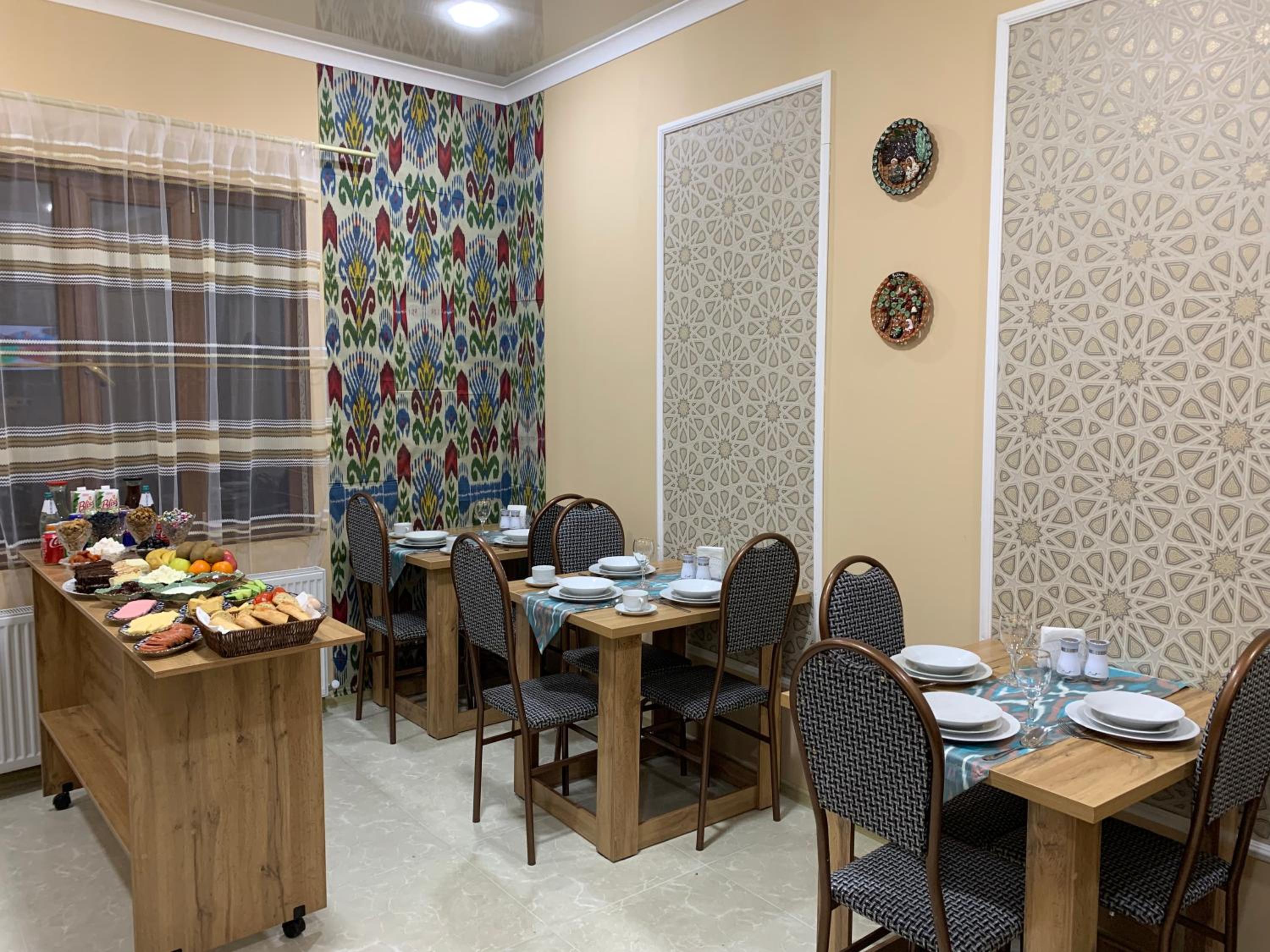 Old Safari Golden Location Guest house with Laundry Service