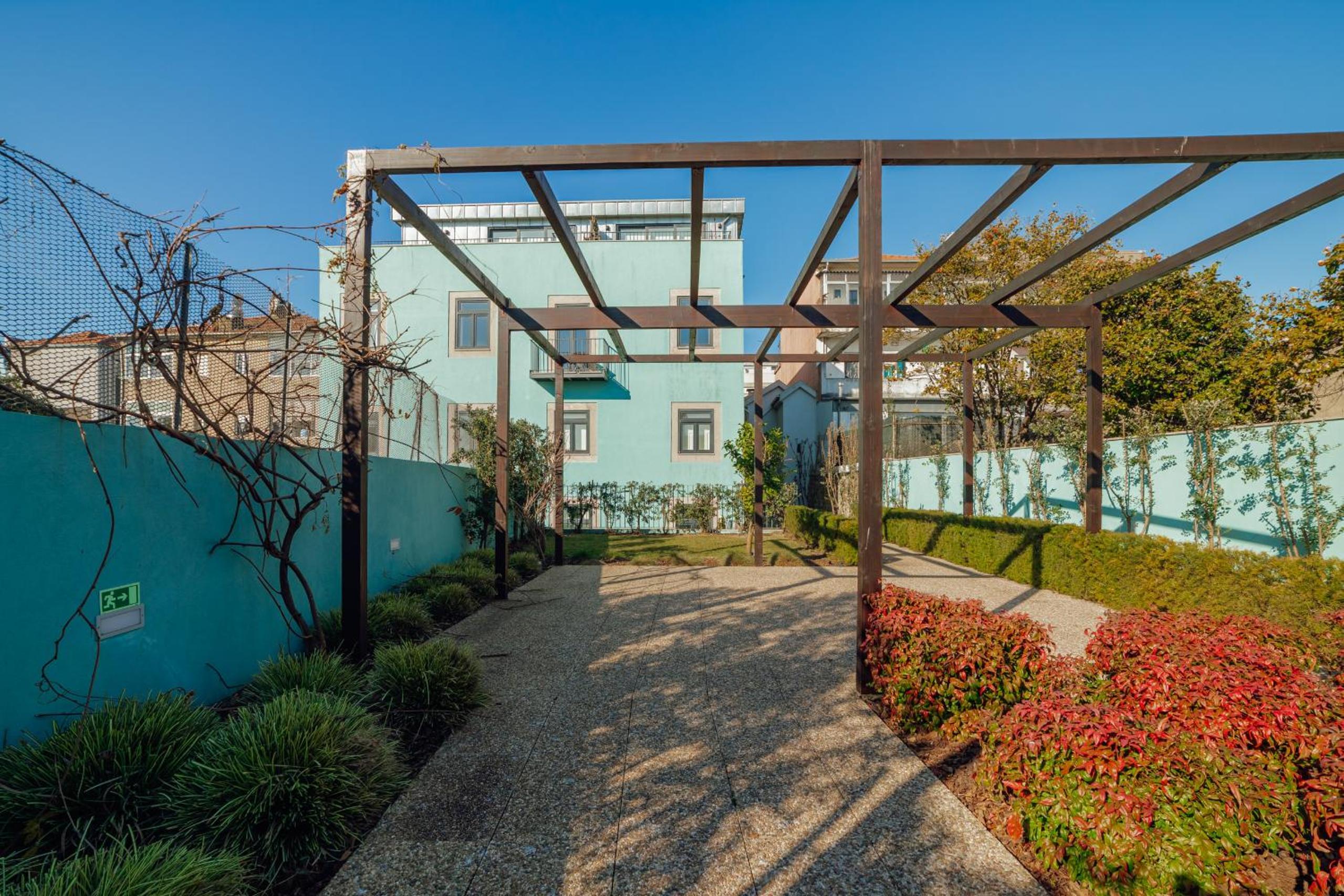 Oporto Pool Apartment by Vacationy view 5