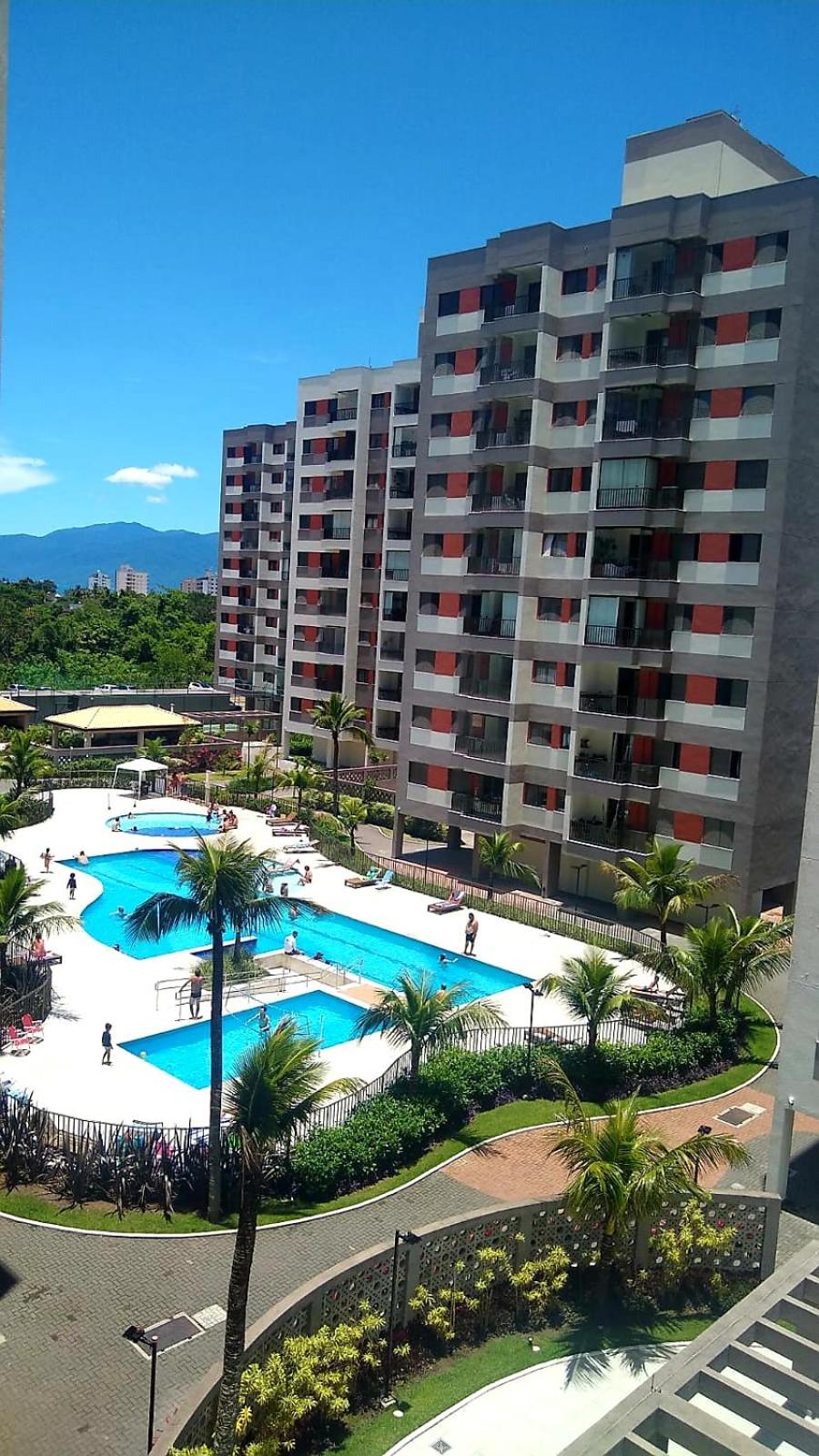 Apartamento clube próximo à praia