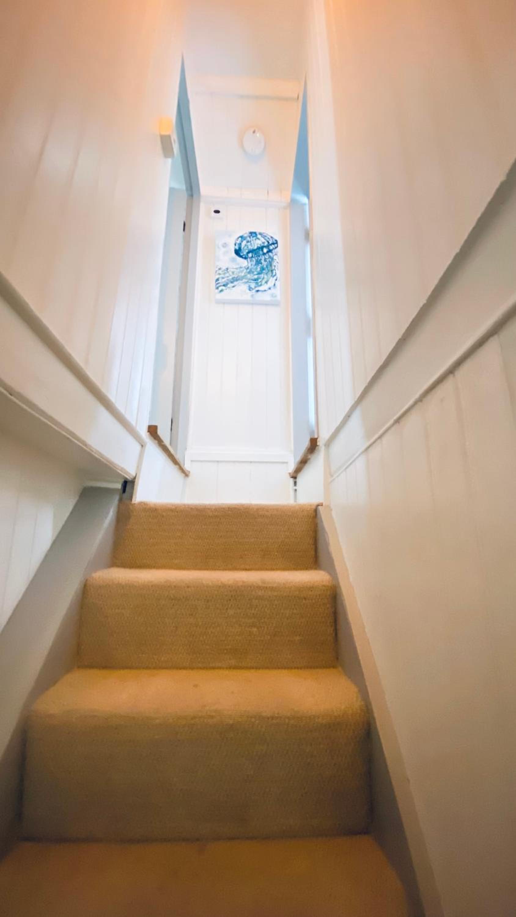 SPINDRIFT is A Beautiful Newly Refurbished THREE BEDROOM Private Family House located on the OLD HARBOUR and the COASTAL PATH in the Heart of Beautiful POL