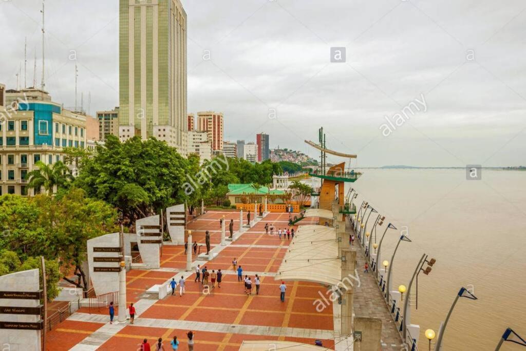 Remodeled Downtown Apartment - Centro de Guayaquil