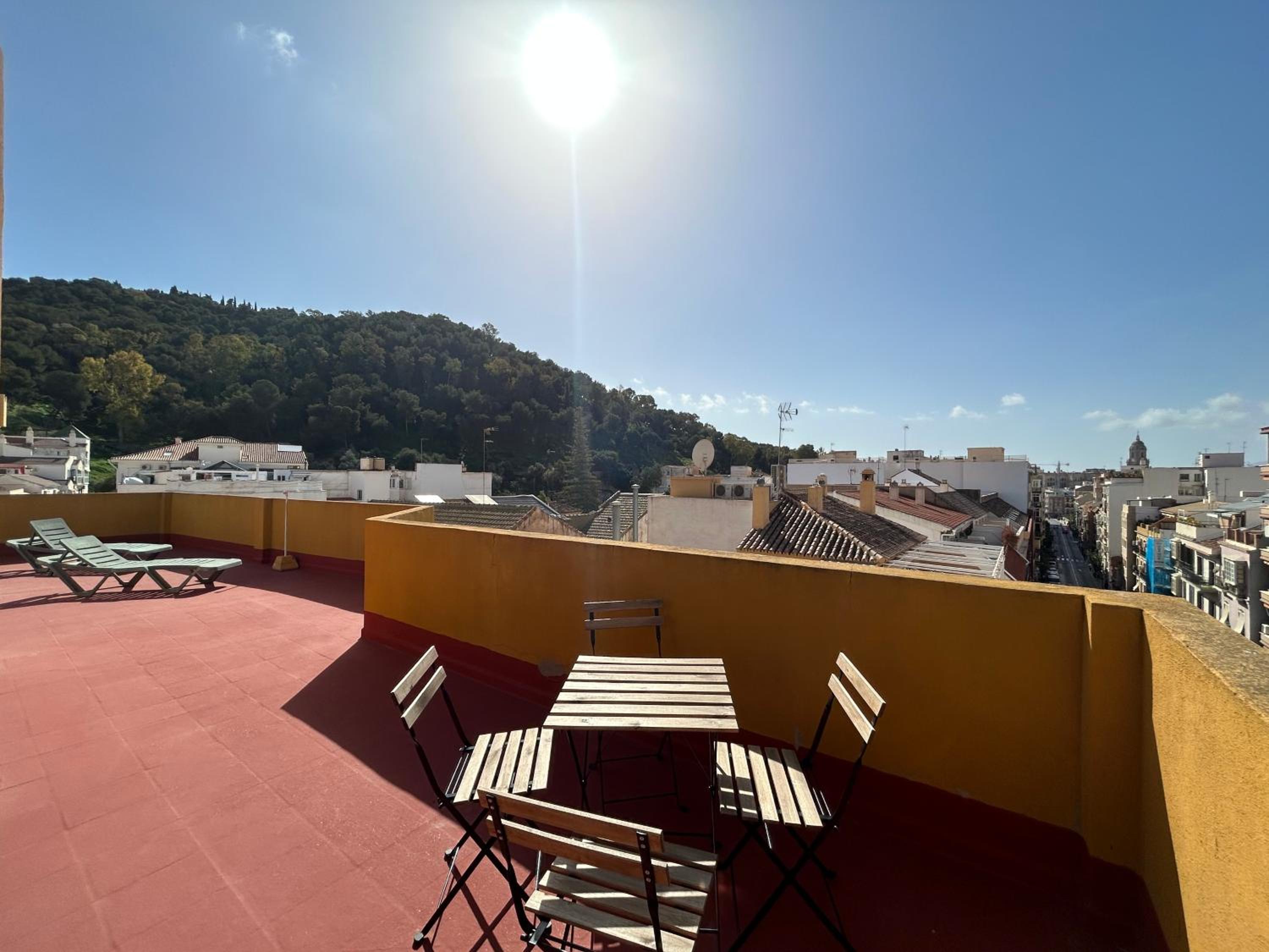 Terrace Relax Apartment. City & Beach