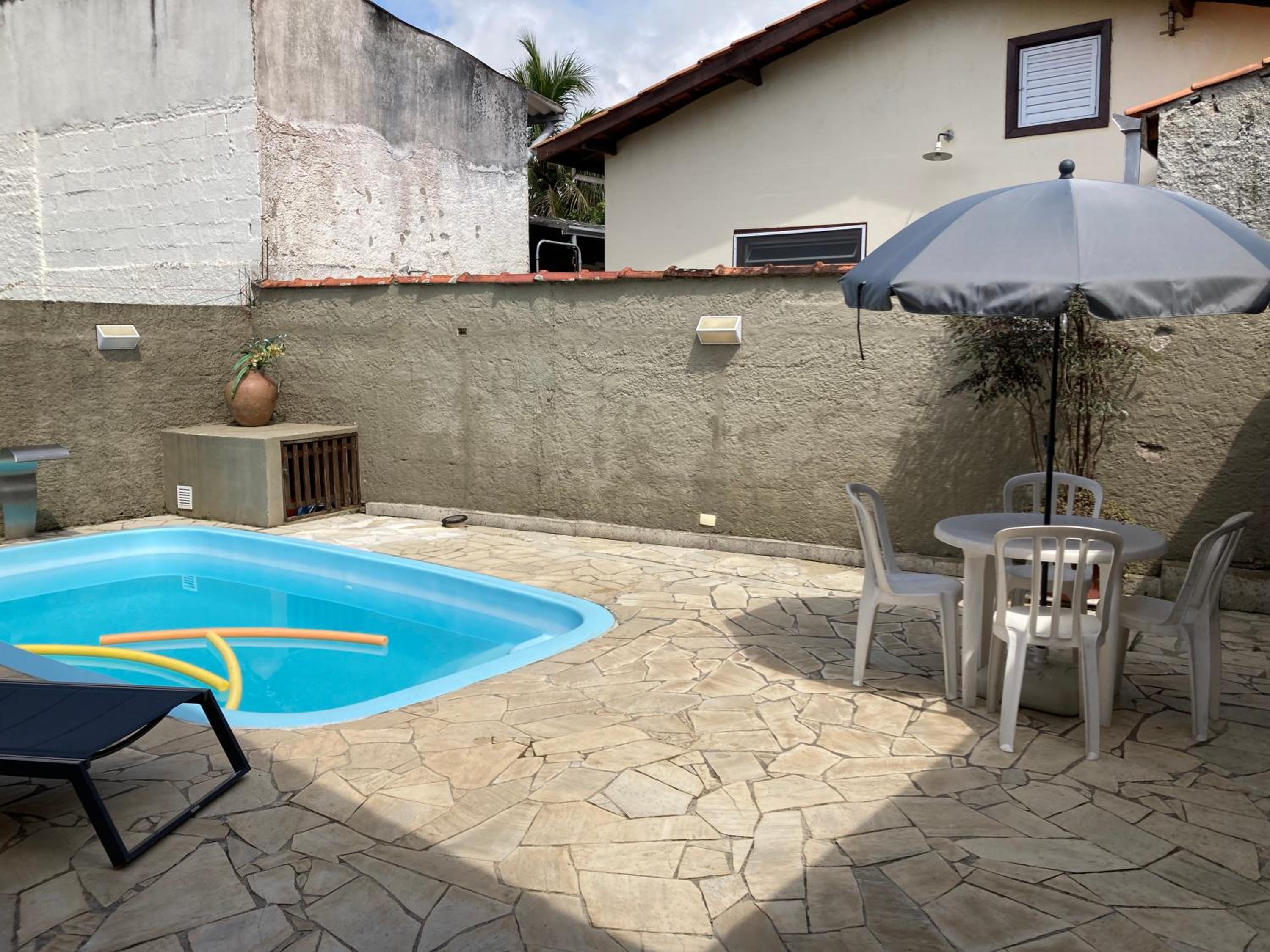 Casa com Piscina Exclusiva - Condomínio em frente ao Mar - Portaria 24h