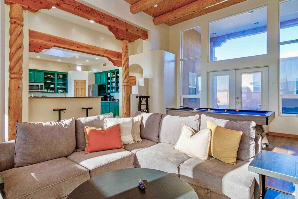New Mexico Style Home, Stunning Views & Sunrise view 4