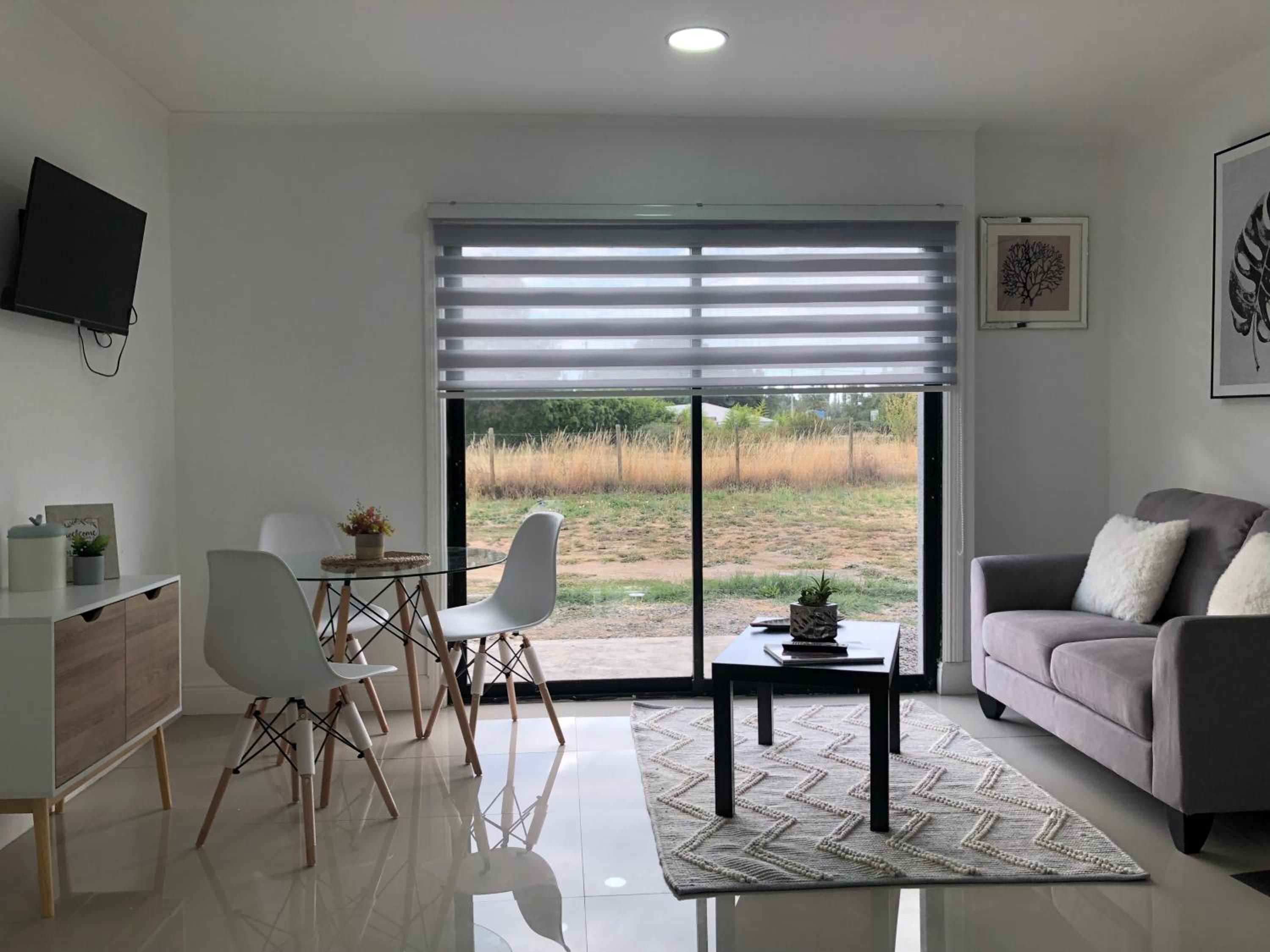 Departamento Los Canelos, a metros de Avenida Las Industrias- Incluye, NETFLIX DirecTV aire acondicionado, Internet