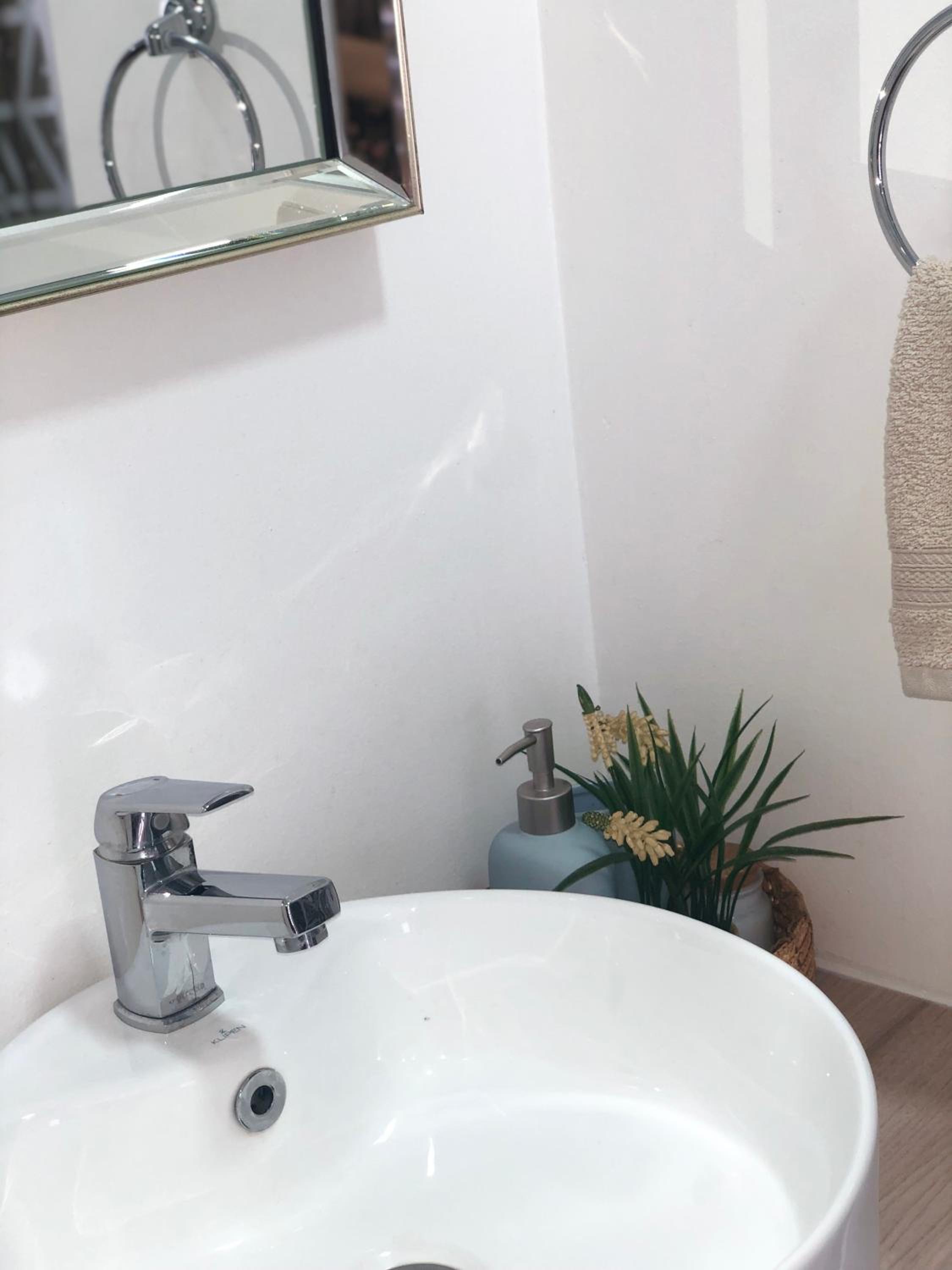 Departamento Los Canelos, a metros de Avenida Las Industrias- Incluye, NETFLIX DirecTV aire acondicionado, Internet