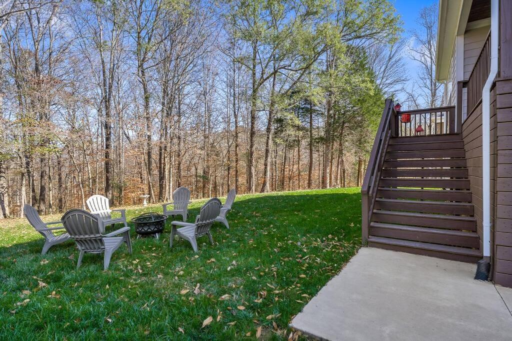 Beautiful Home with Lake and Marina Access, Firepit, Golf Cart Included