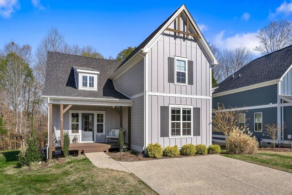 Beautiful Home with Lake and Marina Access, Firepit, Golf Cart Included