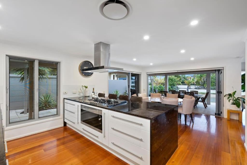 Sorrento Waterfront Retreat & Pool