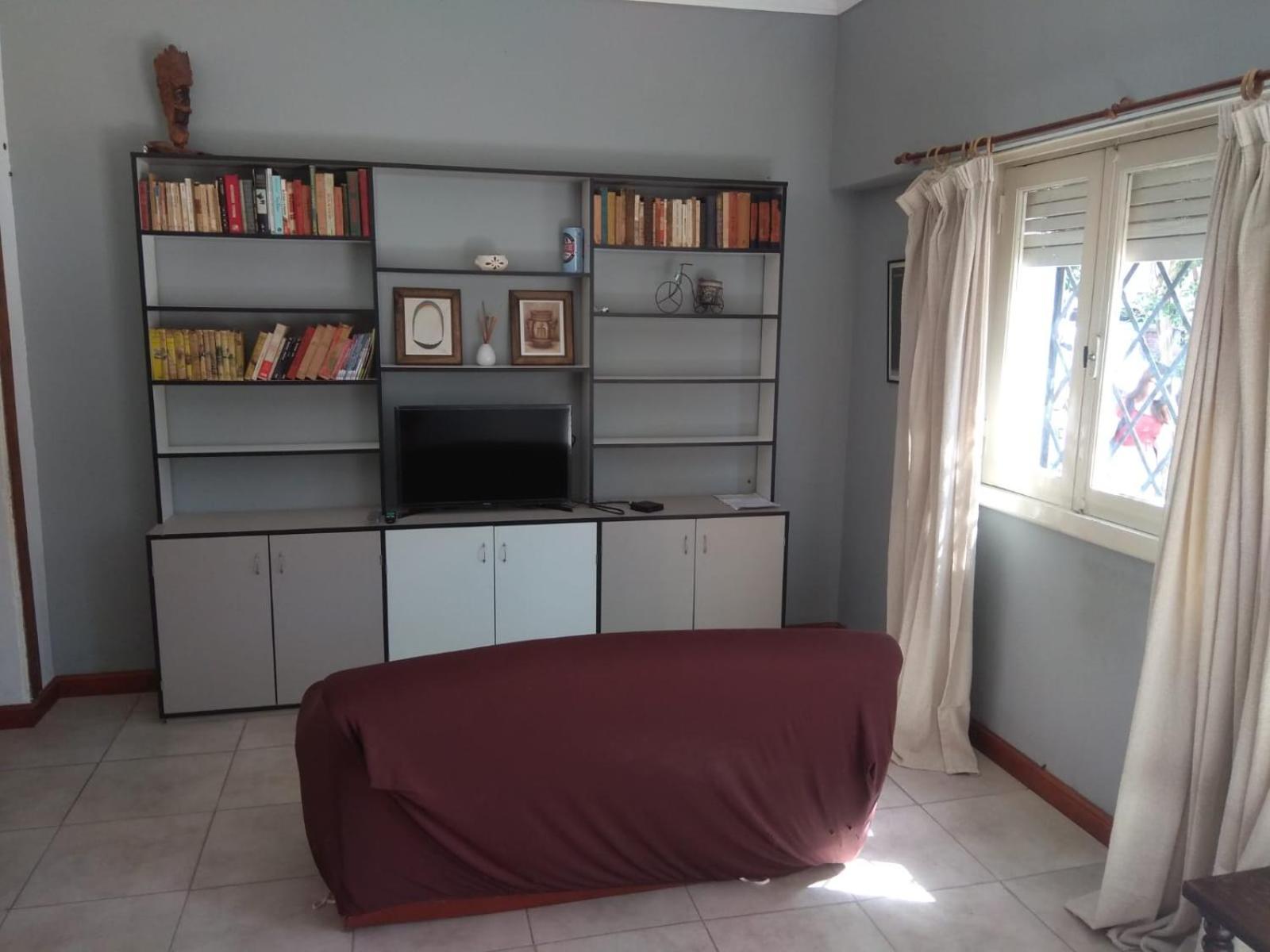 casa amplia, cómoda y céntrica para 5 personas