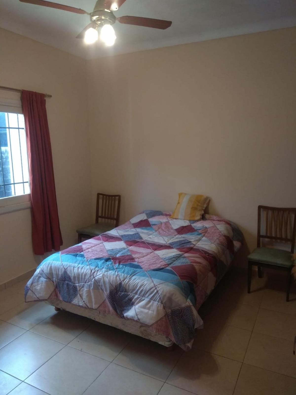 casa amplia, cómoda y céntrica para 5 personas