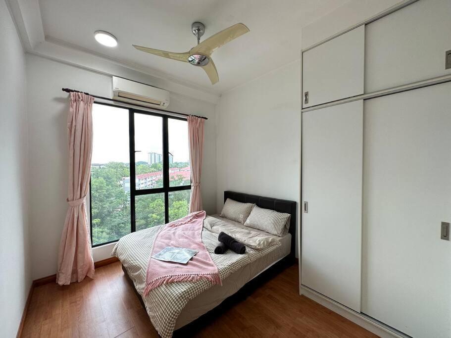 Platino 2BR ParadigmMall Netflix By STAY