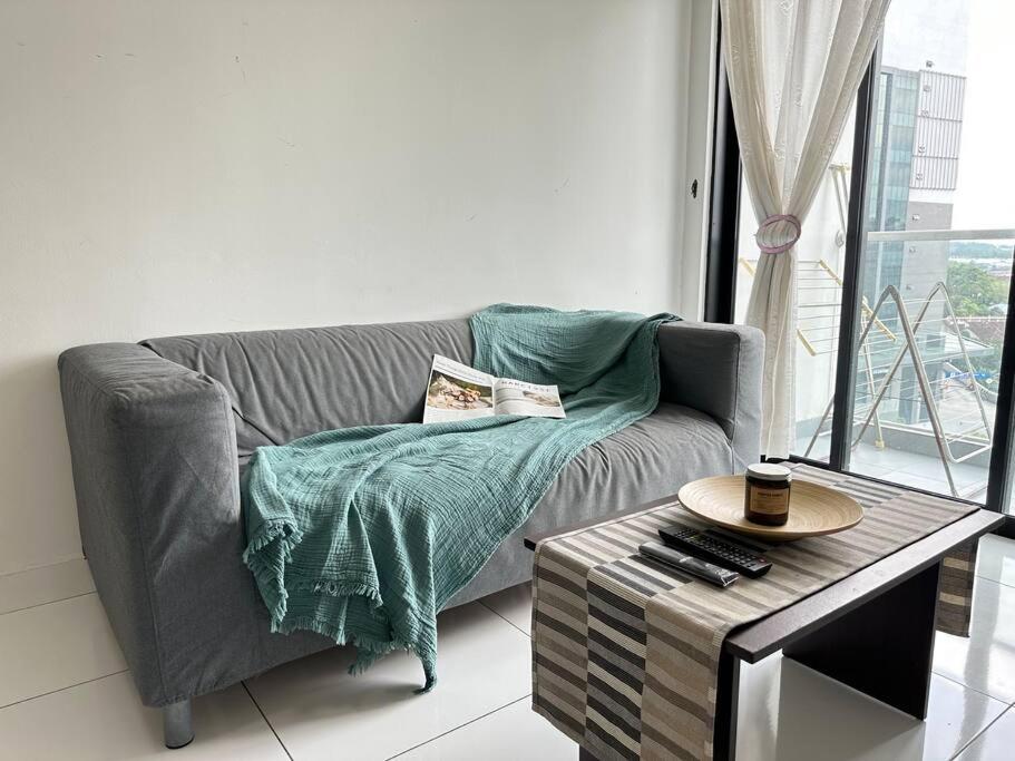 Platino 2BR ParadigmMall Netflix By STAY