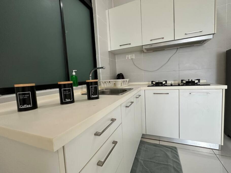 Platino 2BR ParadigmMall Netflix By STAY