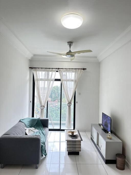 Platino 2BR ParadigmMall Netflix By STAY