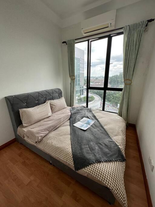 Platino 2BR ParadigmMall Netflix By STAY