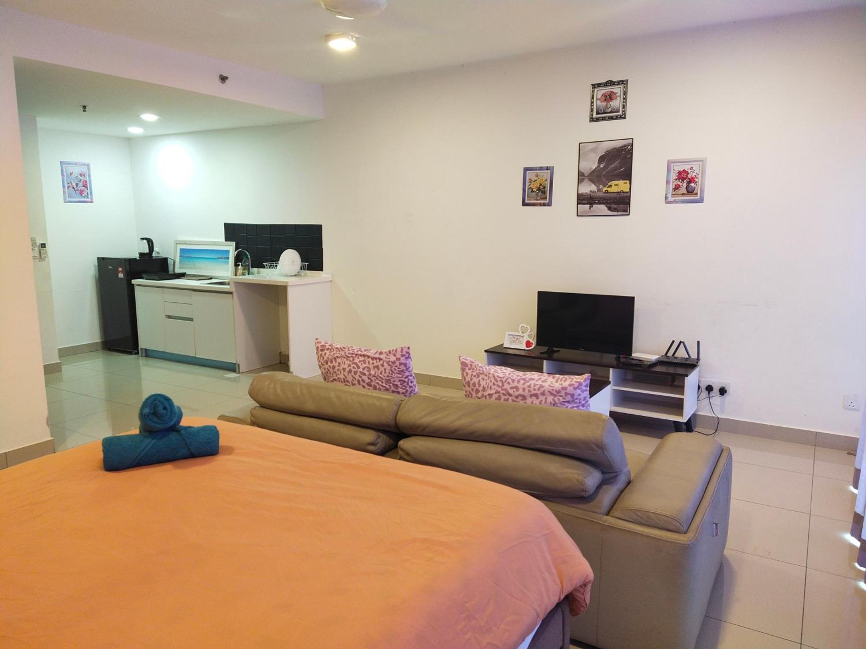 TREFOIL@SETIA CITY, STUDIO UNIT,HOMESTAY photo 5