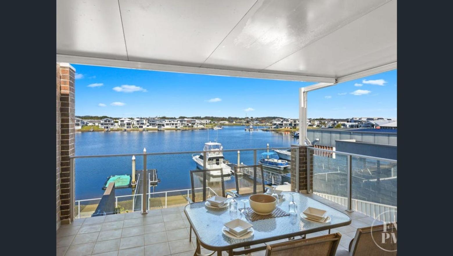 Sunshine Deluxe Port Macquarie