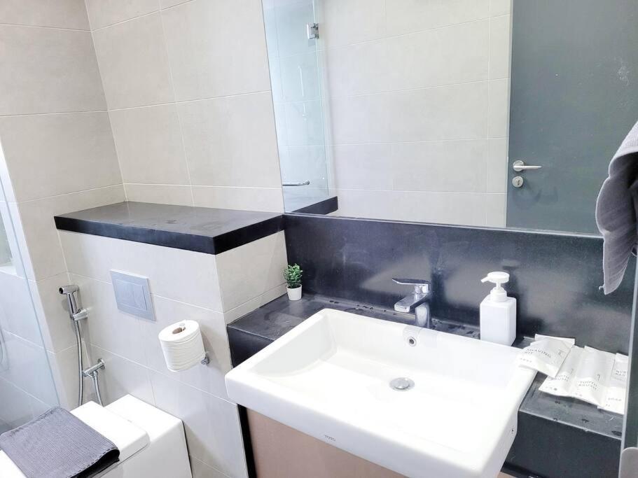 8 Kia Peng Residence Kuala Lumpur, Pavillion by Scape Stay